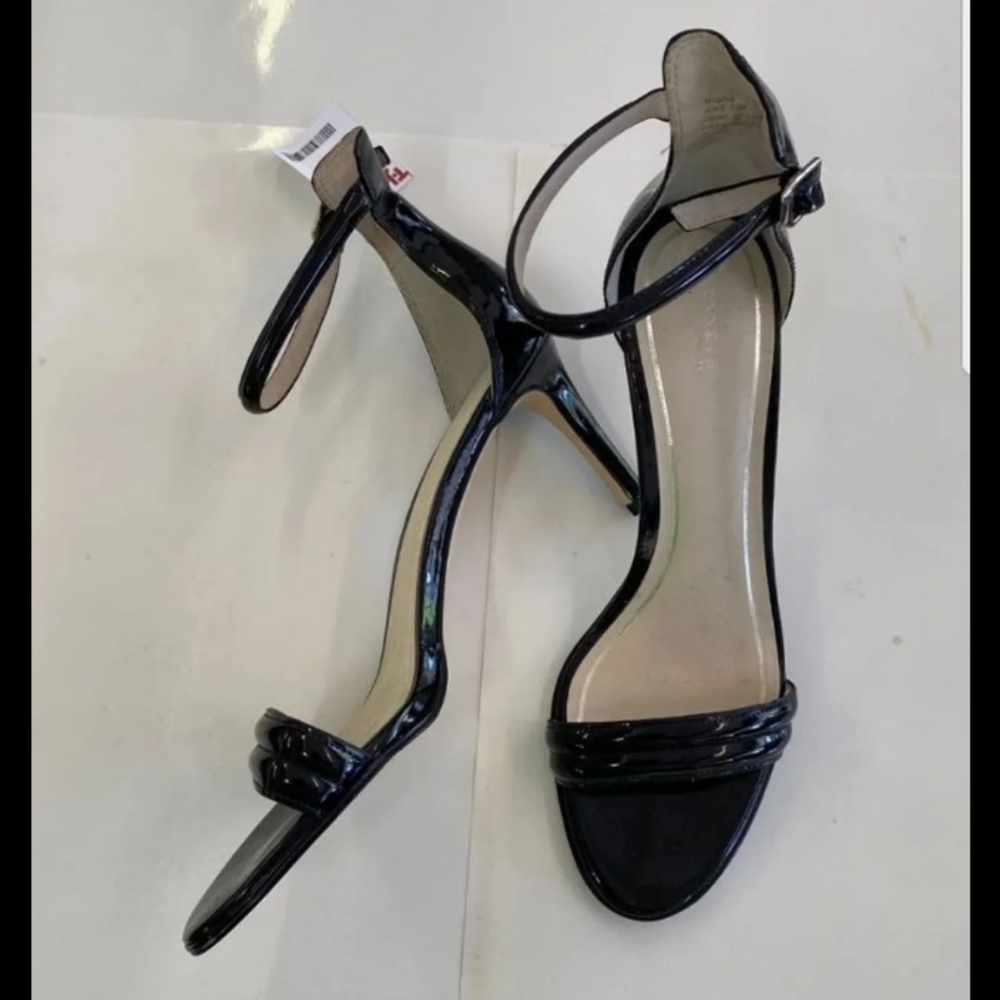 Kenneth Cole Heels Size 10 NWT